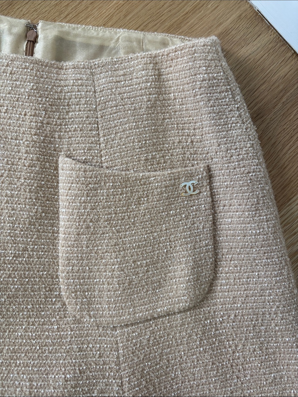 CHANEL Beige Classic Tweed Skirt with Front Pockets - Picture 6 of 8